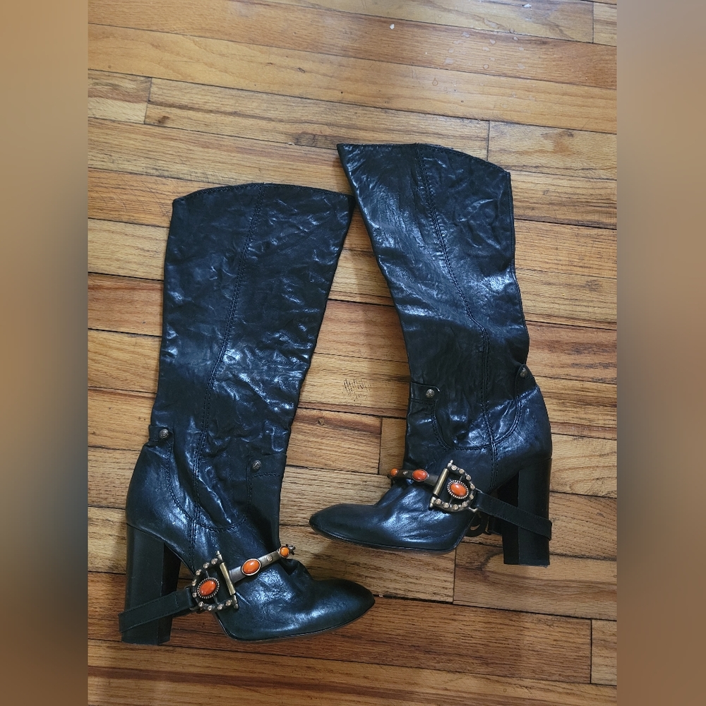 Preowned boots